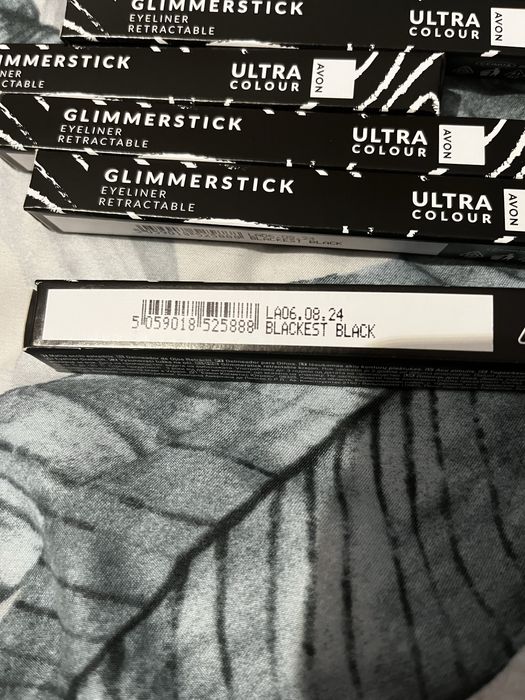 Avon Glimmerstick kredka do oczu blacket black