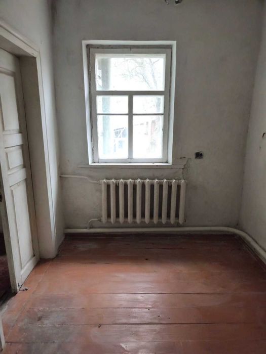 Частину будинку у Лубнах