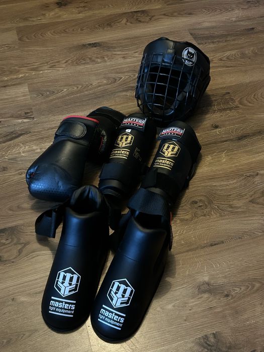 Komplet ochraniaczy Masters plus kask Dragon