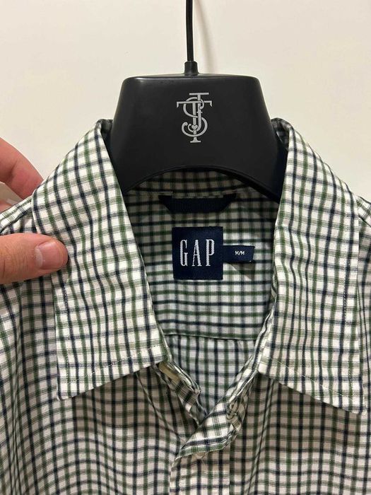 Camisa GAP Verde e Branca