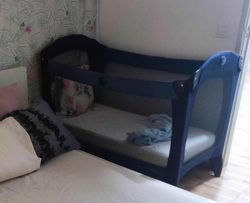 Cama de viagem +colchão e capa extra para colchão