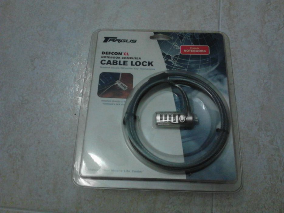 Cadeado para computador ainda selado.Marca Targus