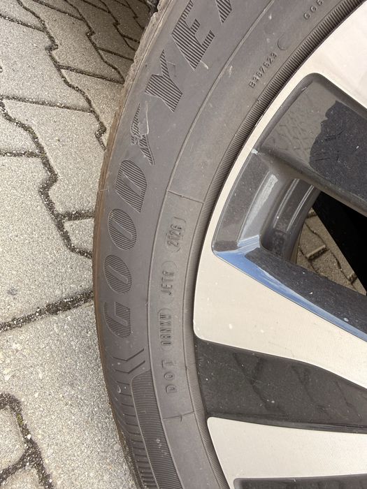 Goodyear EfficientGrip Performance