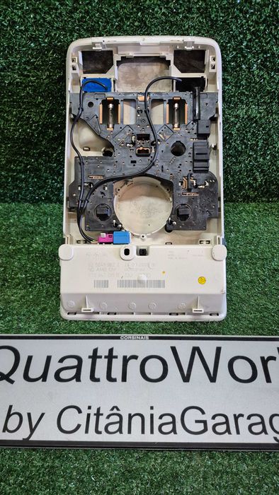 Plafonier Audi A4 B8 A5 Q5 original 8T0947135B cinza claro/beje excelente estado
