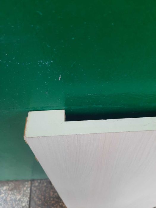 Панели ламинированные белого цвета и дверцы для мебели.