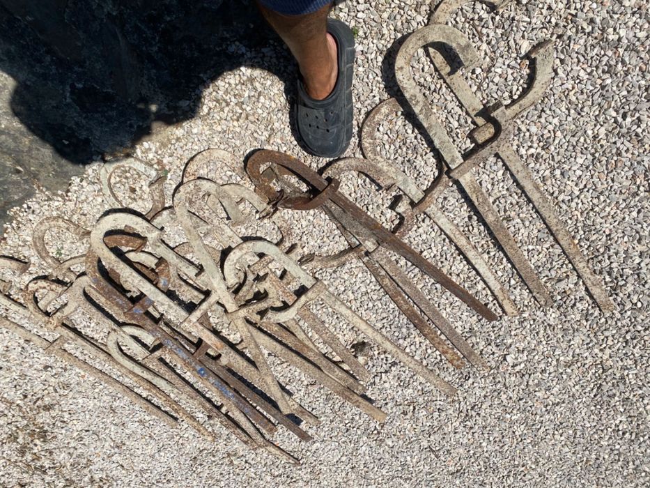 4 used telescopic metal props – Tomar area64739505166467122