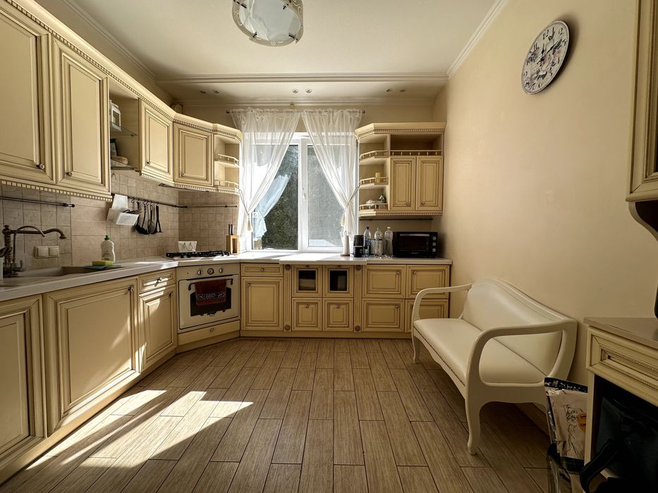 Продам Будинок 330м2 12 сот Романків поруч Сонячна Долина Ходосівка