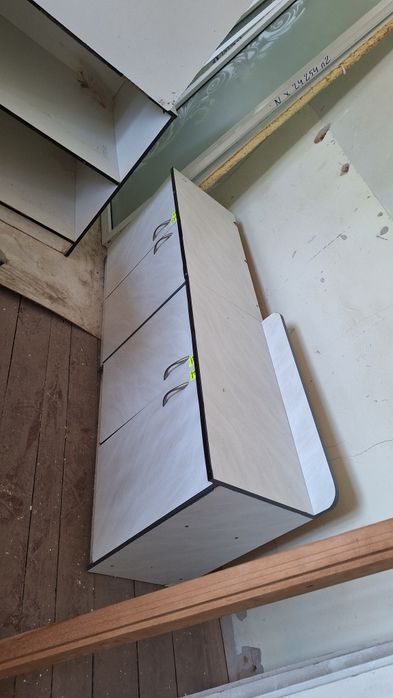 Столи для магазину