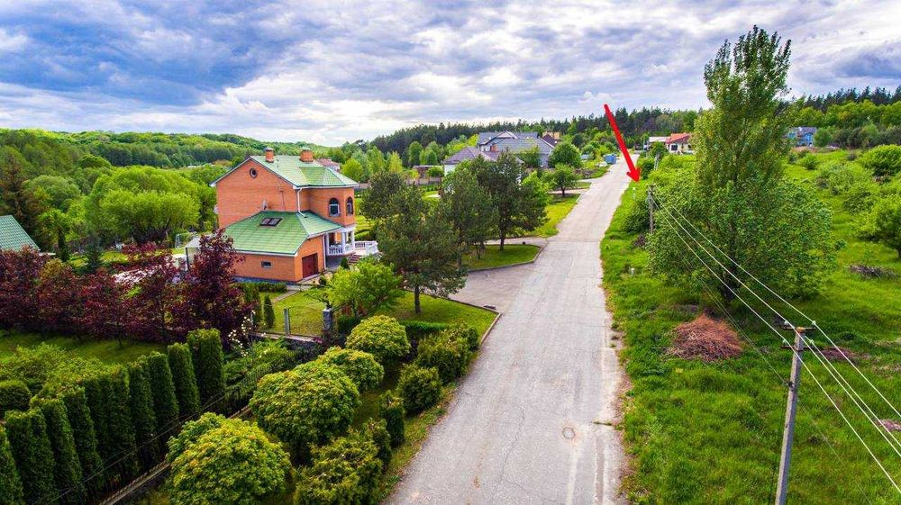 Продаж унікальної ділянки 9 сот з Соснами та видом на Заповідний ліс.