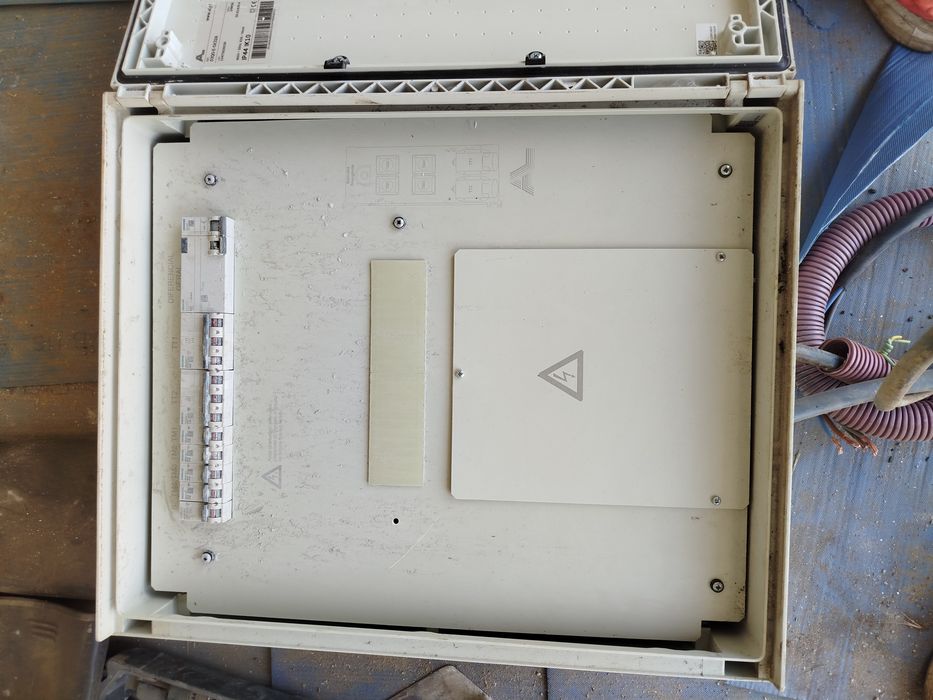 Quadro elétrico de obras como novo