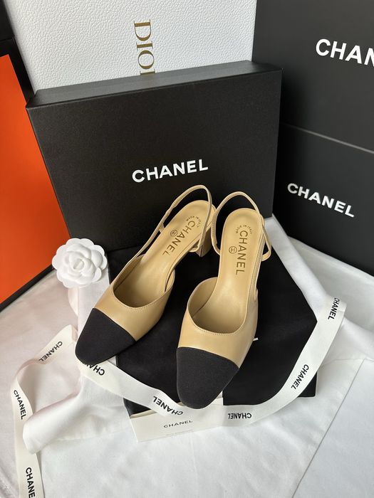 Czółenka Chanel beige leather