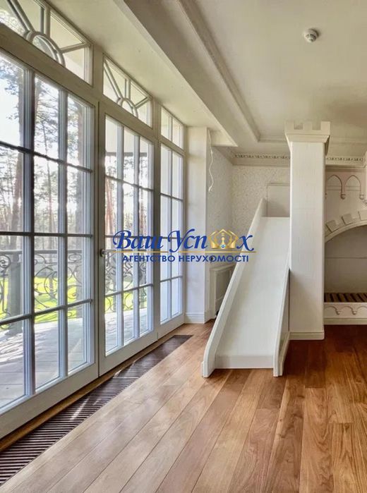 Продаж будинка з ремонтом у лici село Козин.Конча-Заспа район