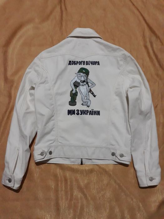 Продам джинсову куртку WE