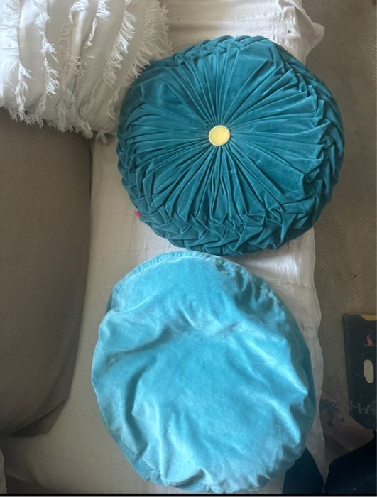 Dwie poduszki  dekoracyjne niebieski