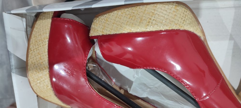 Szpilki, buty na wysokim obcasie
