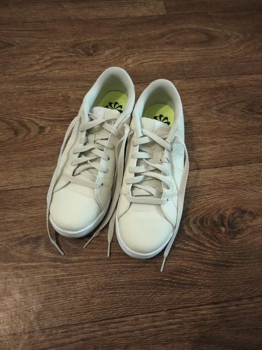 Продам кроссовки