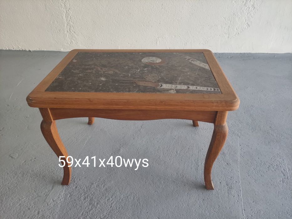 Stolik kawowy z marmurowym blatem