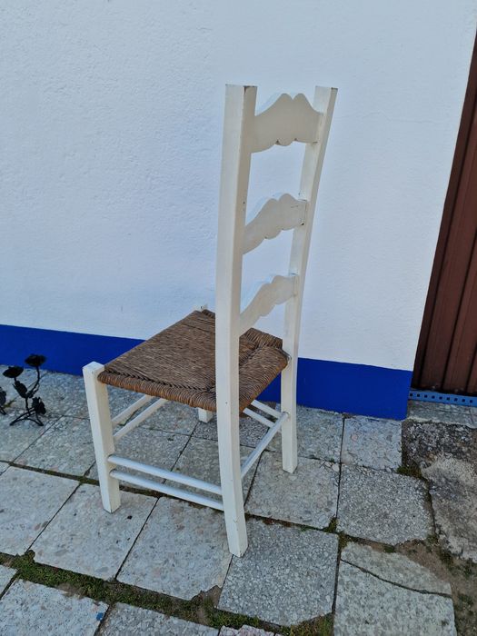 Cadeira típica pintada á mão