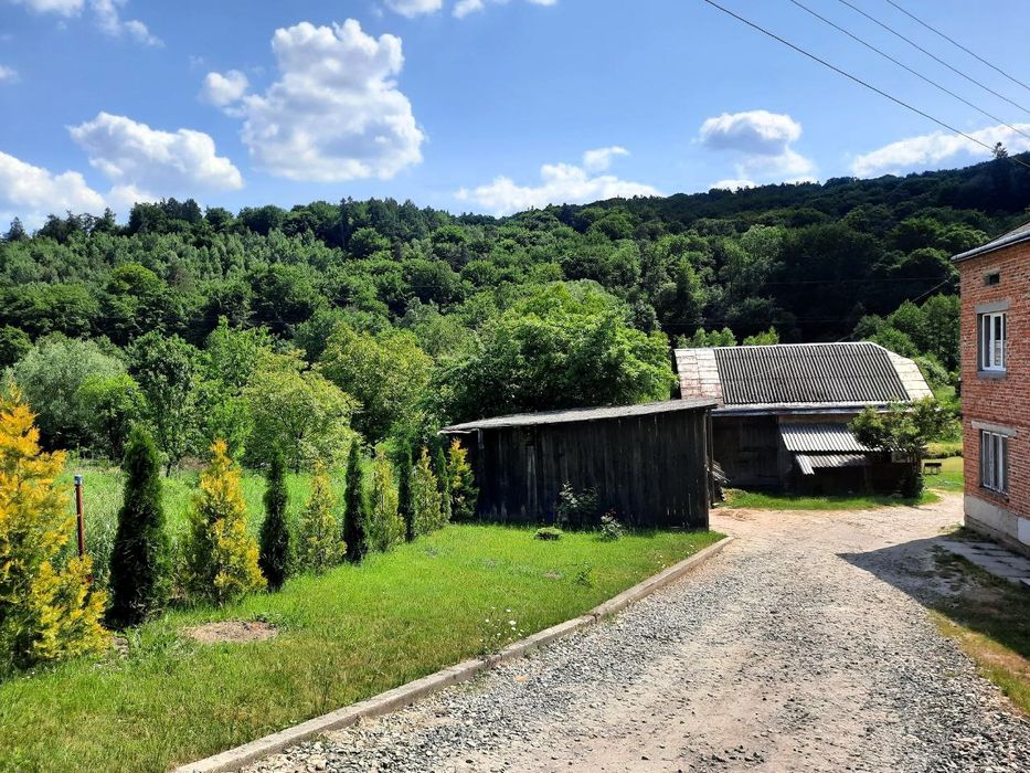 Продаж будинок 224 м2, ділянка 1 га, ліс, озеро, с. Бережани