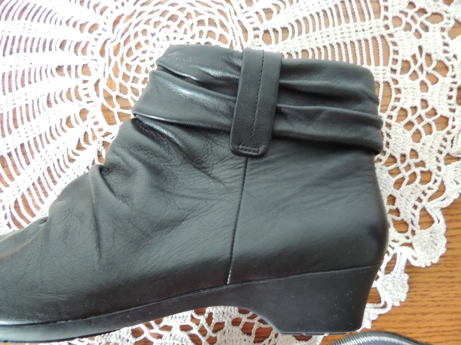 Clarks botki zasuwane na zamek skóra rozmiar 39,5