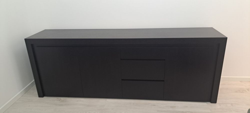 Aparador em madeira maciça