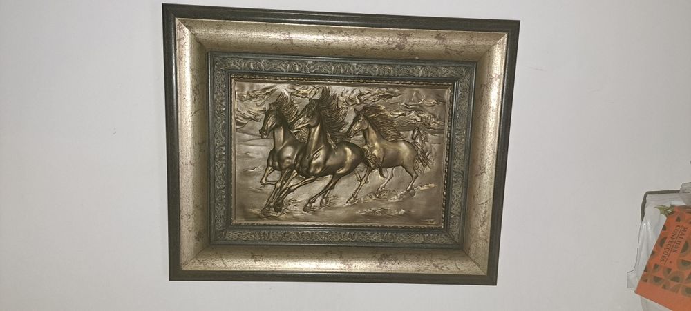 Quadro em marfinite com relevo