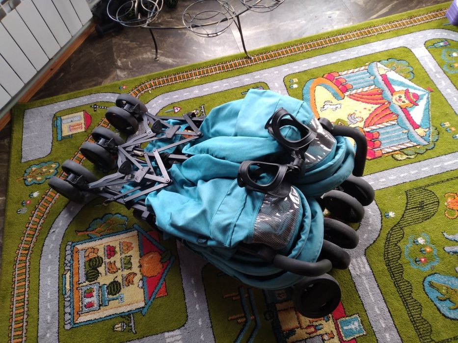 Коляска для двійні,близнюків