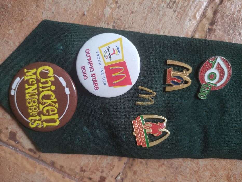 Lote de Pins McDonald's