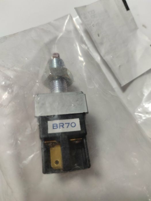 Датчик вмикач стоп- сигналу.