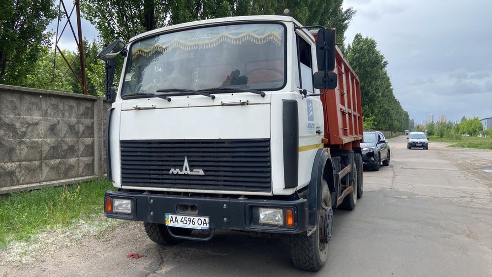 Маз самосвал 551605-271