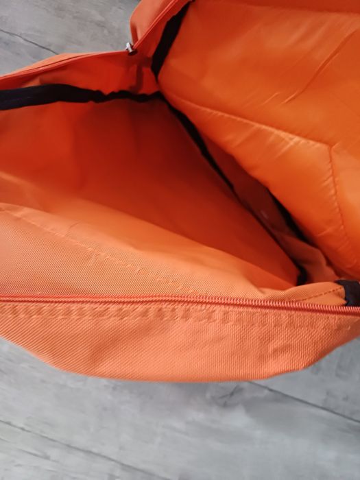 Plecak pomarańczowy