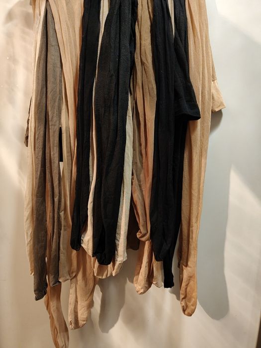 Rajstopy damskie cienkie błyszczące używane i nowe. Cieliste i czarne