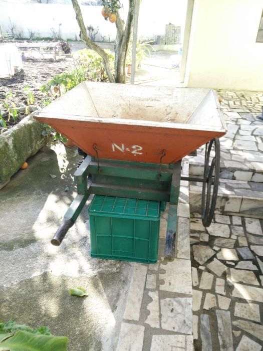 Esmagadeira para uvas