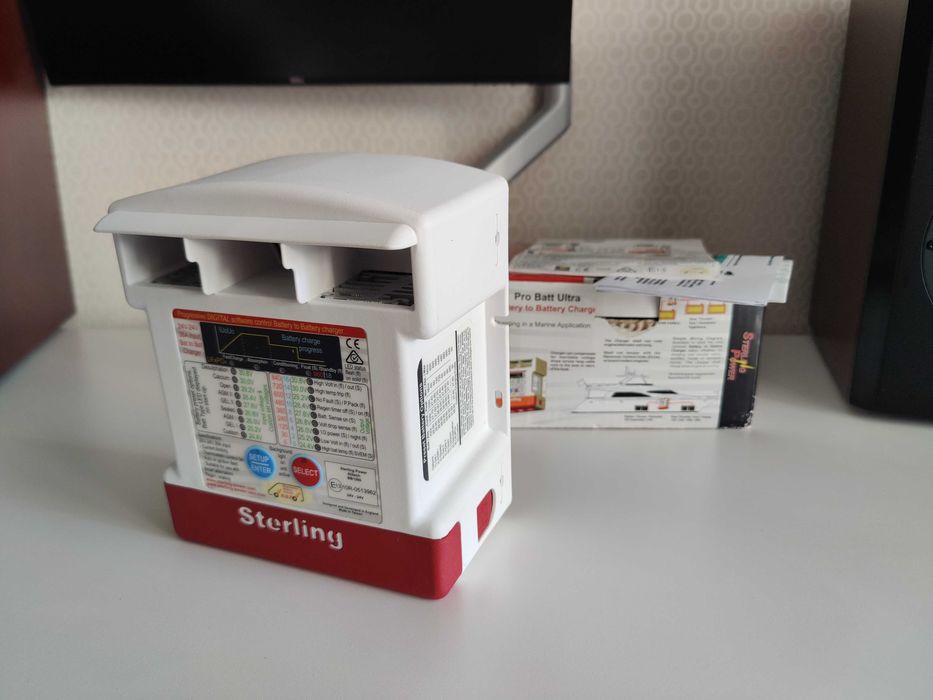 Зарядний пристрій Sterling Power Pro Batt Ultra BB242435 24V - 24V 35A DC-DC Battery to Battery Charger, альтернатор