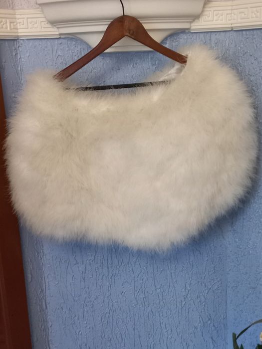 Накидка на плечі із лебединого пуху