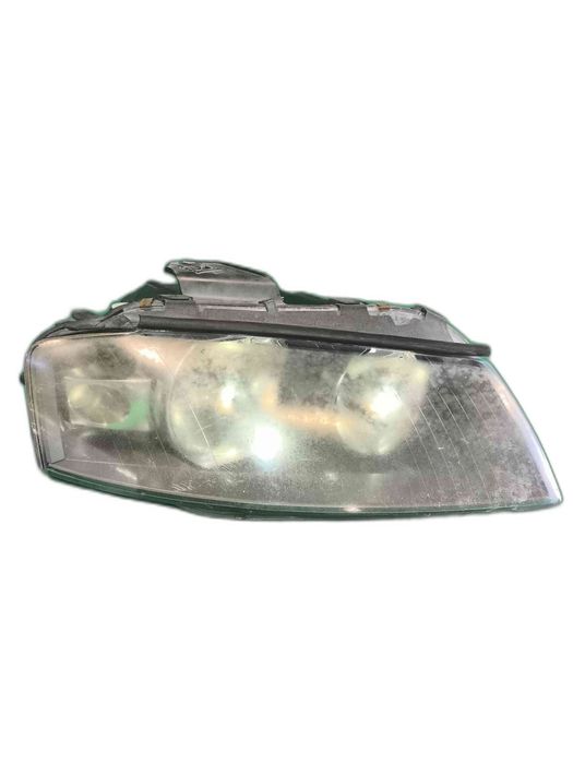 Ótica / Farol Direito AUDI A3 Sportback 13052357 (OEM)