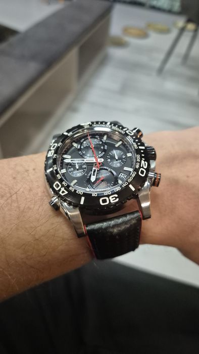 Bulova Precisionist 98B212