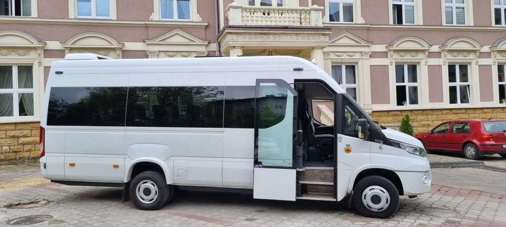 Przewozy osób wynajem busów autokarów transport osób usługi przewozowe