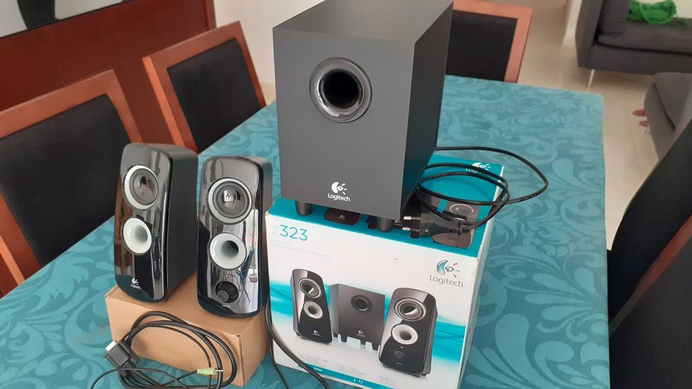 Vende Altifalantes LOGITECH modelo Z-323
