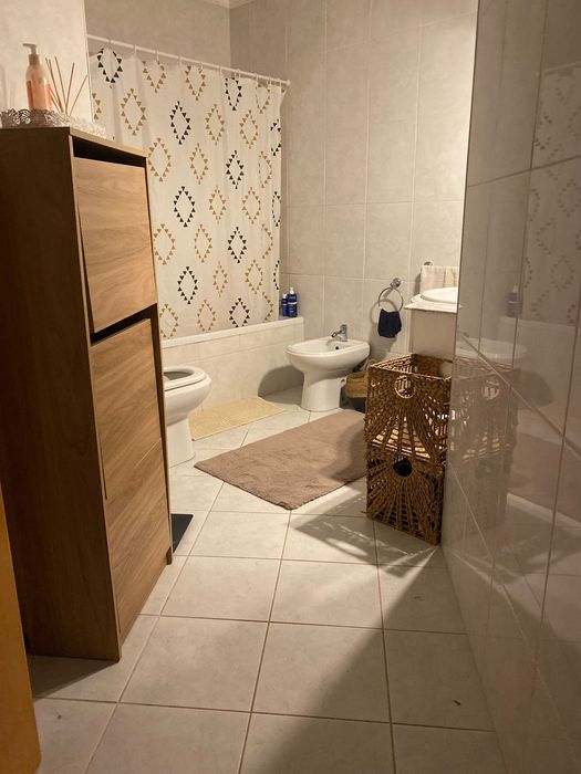 Apartamento T1 com garagem