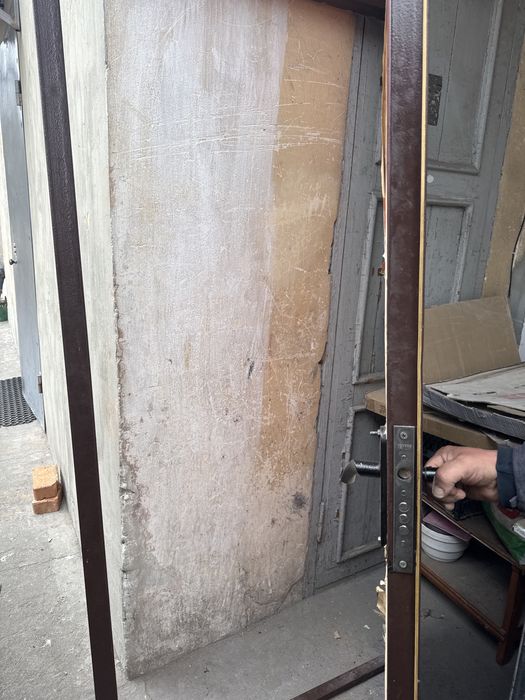 Продам металеві двері 1980на900