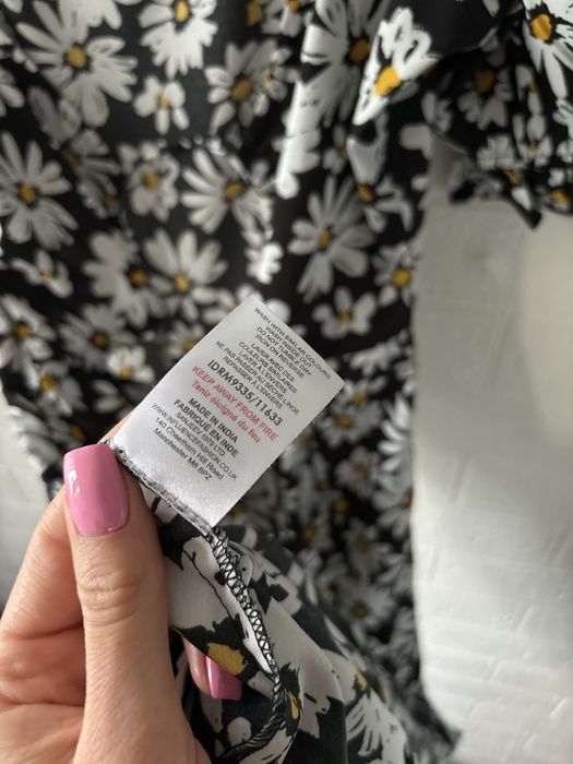 Influence – Sukienka mini z wycięciem na plecach i nadrukiem Asos