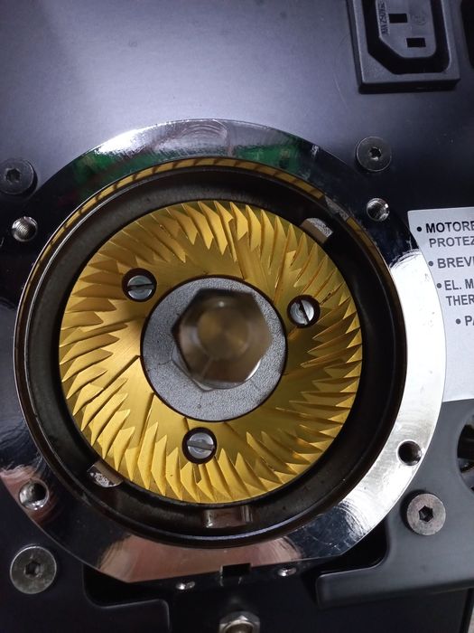 Nuova Simonelli Victoria Arduino Mythos One  1