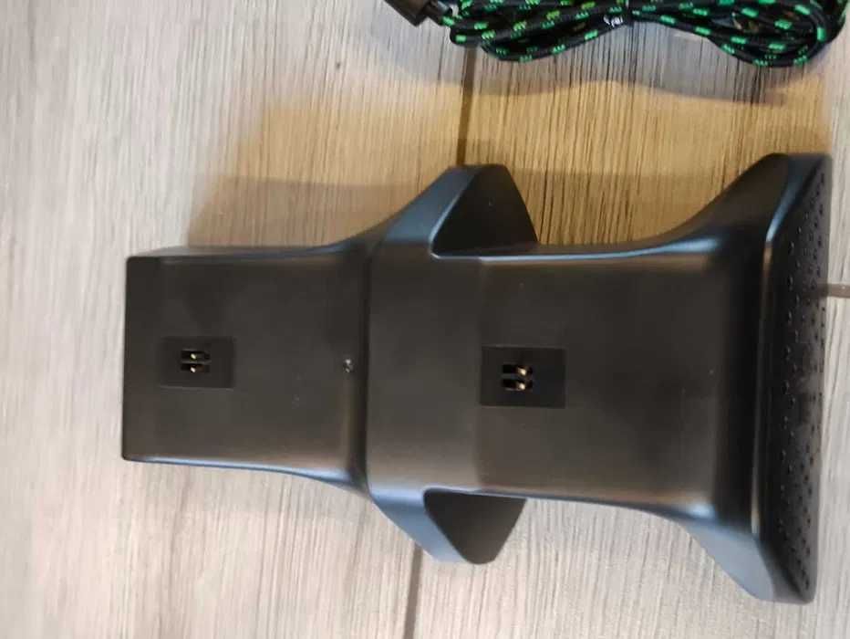 Venom Series X Podwójna Stacja Ładująca, Czarny, 2,6 x 21 x 13 cm