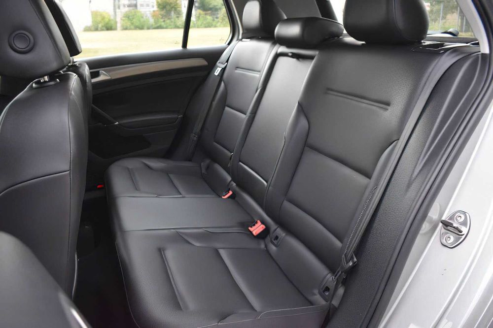 Volkswagen Golf S      2015