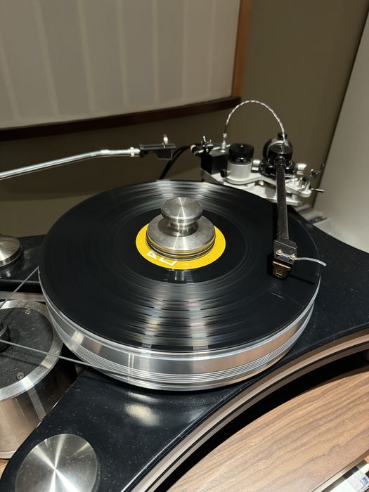 Продам вінілокрут VPI Prime Signature з двома тонармами.