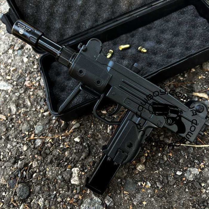 Зажигалка пистолет-автомат "Uzi" на подарок мужчине (черный,олива)