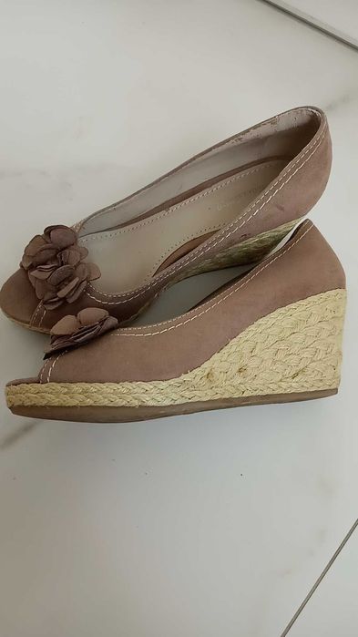 Damskie buty na koturnie r. 36