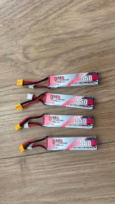 Zestaw 4 nowych, nieużywanych baterii 2s lihv 550mah GNB Gaoneng do drona tinywhoop, 2, 2.5 cala.