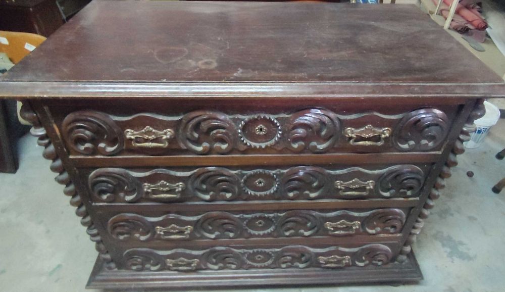 Vendo quarto de casal completo em madeira maciça para desocupar